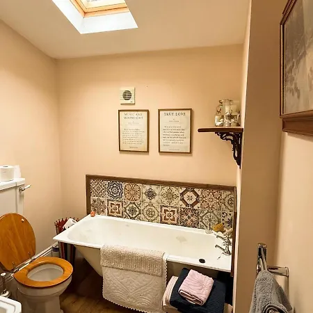 Wingrove - Sleeps 8 Nyaraló Morland